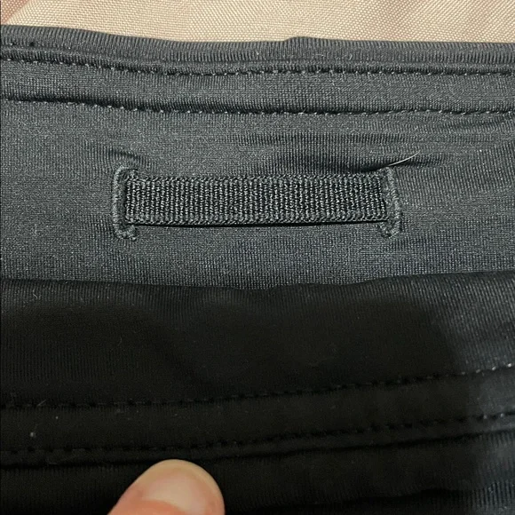 Lululemon Speed Up Shorts NWOT Black White Roses Flowers Athletic Running Sz 10 - Picture 7 of 8